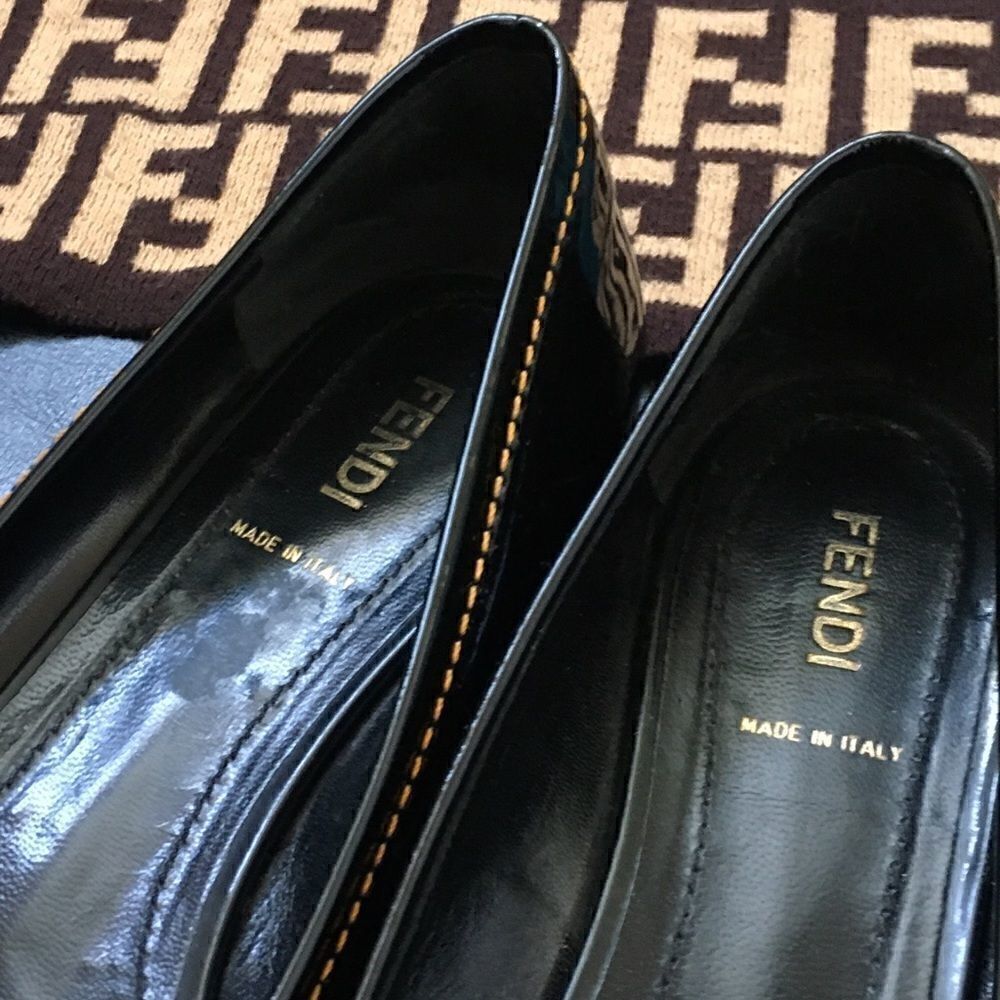 Authentic FENDI Glossy Black Patent Leather Flats - Picture 4 of 12
